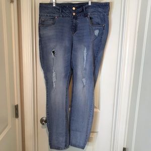 Refuge+ Destroyed Jeans